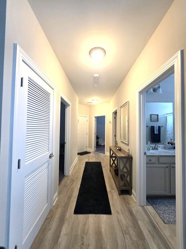 Foto del edificio - 3BR/2BA First-Floor Condo in The Village at Queens Harbour