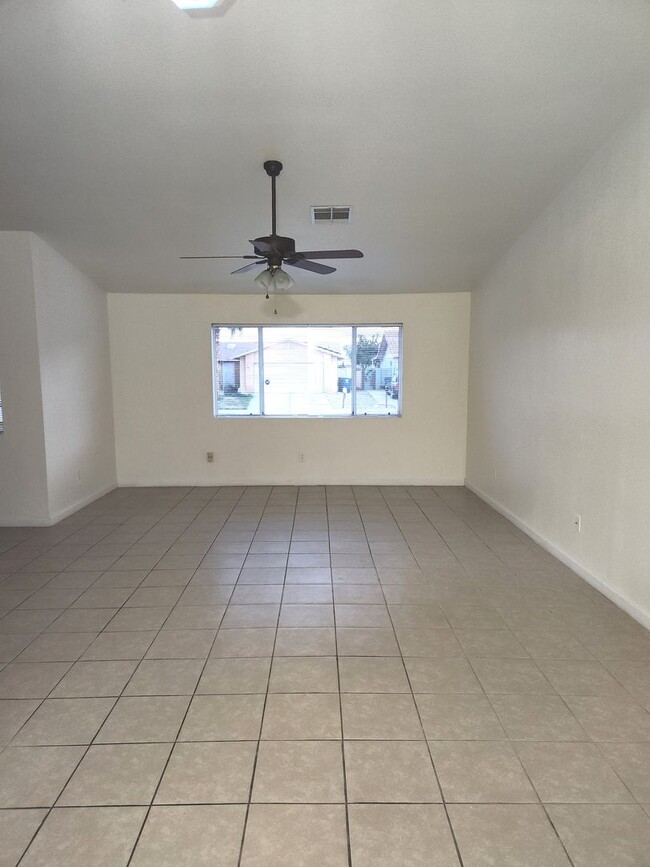 Foto del edificio - 3 bedroom - 2 bath home for Rent