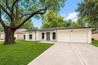 Building Photo - 13619 Elm Ct