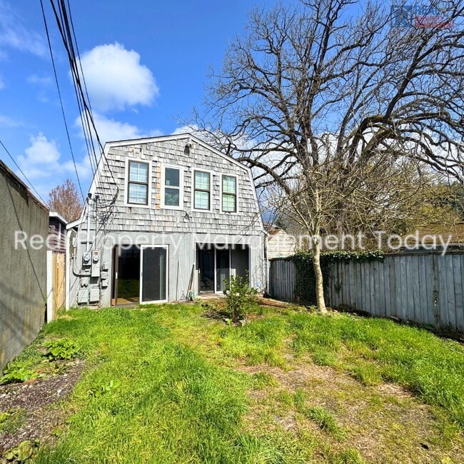Building Photo - 514 516 N K St