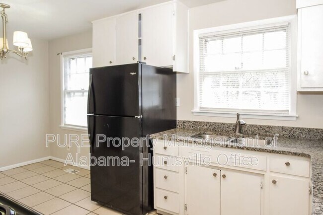 Foto del edificio - 4209 Tee Jay Dr NW