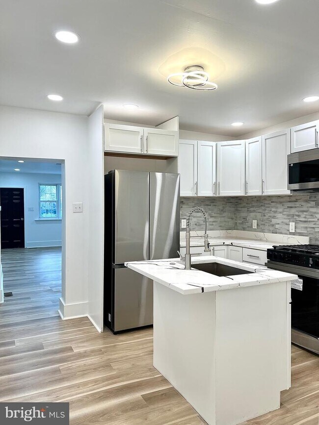Foto del edificio - 3217 Almond St