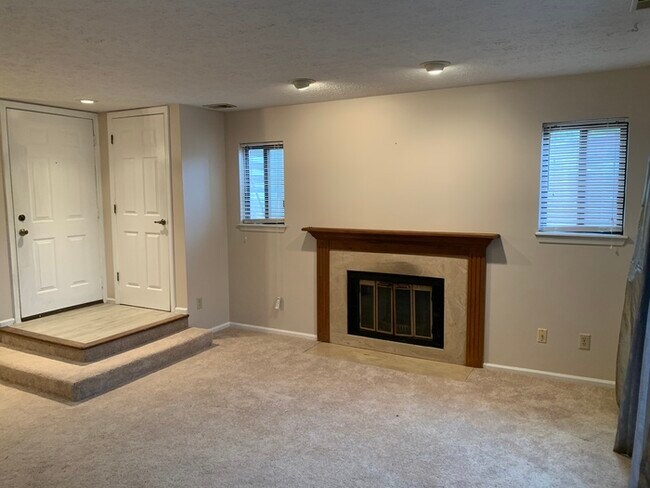 Building Photo - Nice Condo in Wayne Township!