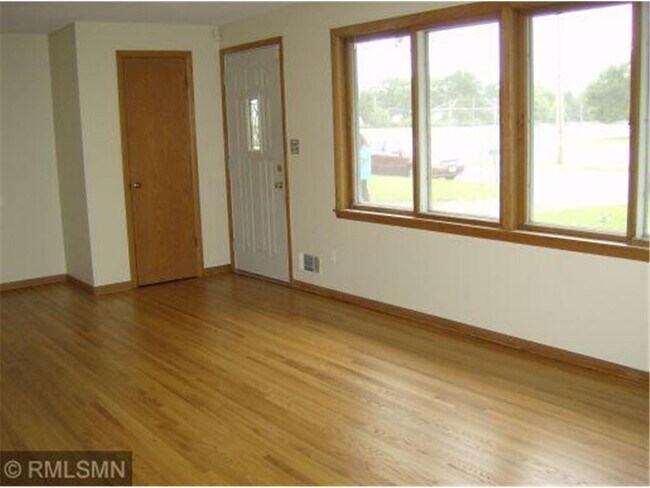 Foto del edificio - 11952 Crooked Lake Blvd NW
