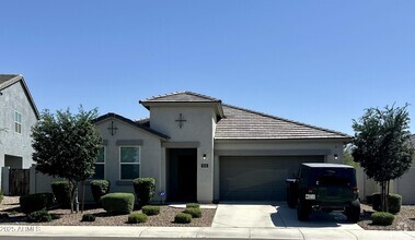 Building Photo - 935 E Horro Rd