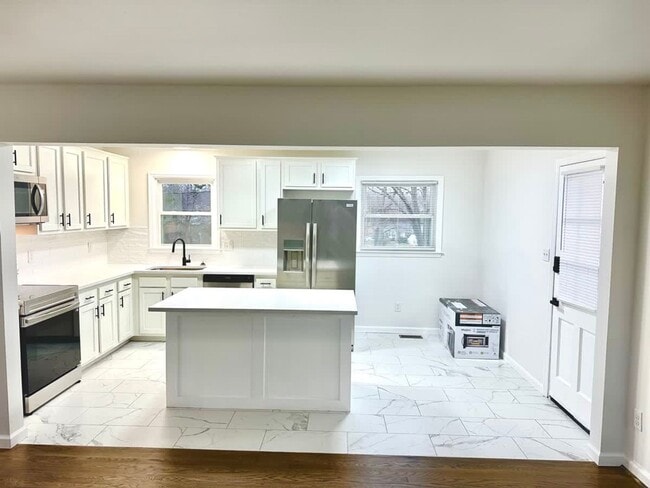 Foto del edificio - 345 Harvard Dr