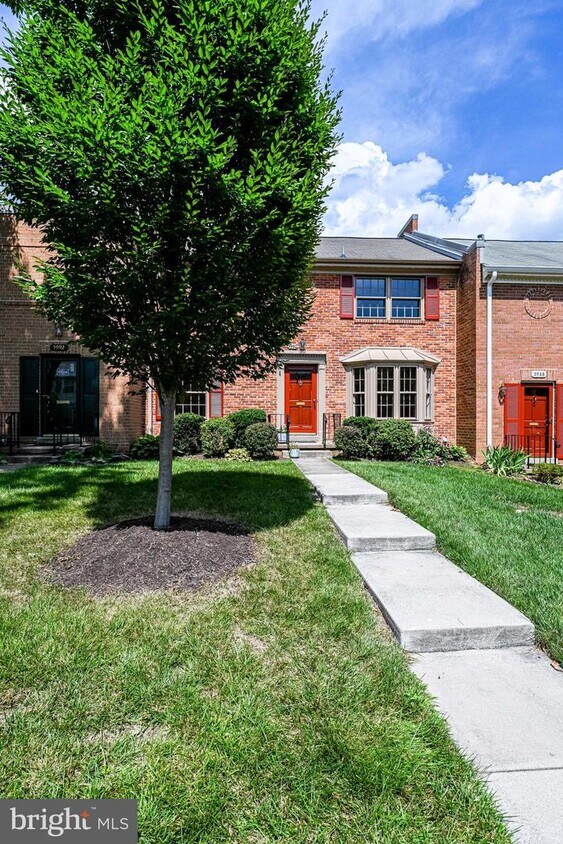 5990 Queenston St, West Springfield, VA 22152 Townhome Rentals in