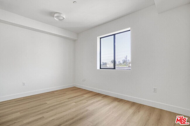 Foto del edificio - 1822 Overland Ave