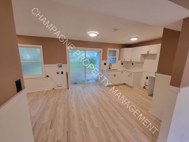 Foto del edificio - Large home in Ruskin!