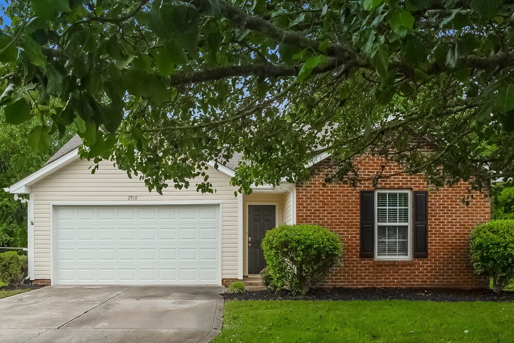 Primary Photo - 2910 Rosemeade Dr