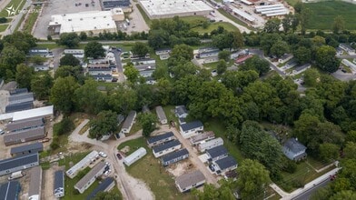 Building Photo - 601 Landrey Dr