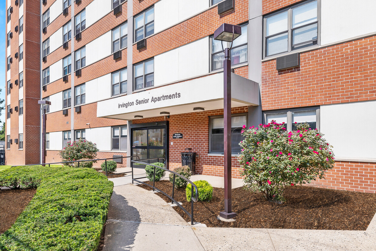 Foto principal - Irvington Senior Apartments