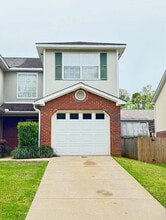 Building Photo - 214 Foxchase Ln