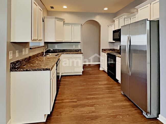 Foto del edificio - 1116 Selous Dr