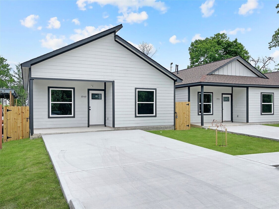 Foto principal - 7949 Earhart St