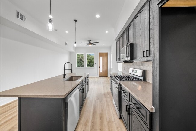 Foto del edificio - 7901 Cora St