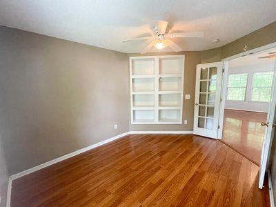 Building Photo - 123 Hawk's Nest Ct