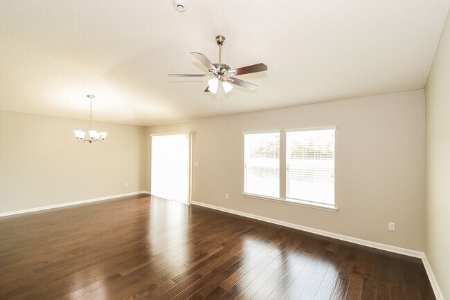 Foto del edificio - 7580 Cosmo Ct
