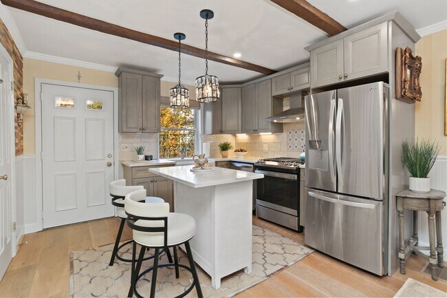 Foto del edificio - 376 Knapps Hwy