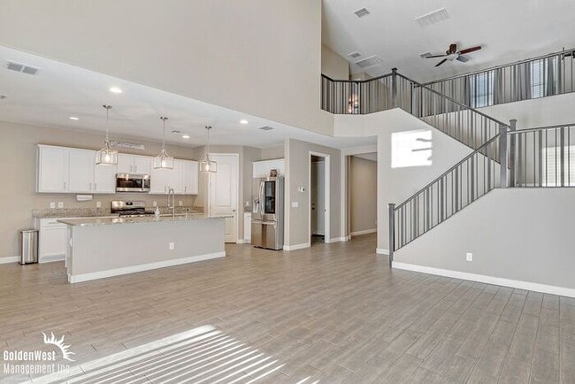 Foto del edificio - Beautiful 4Bdm 2Ba Two-Story Home with Poo...