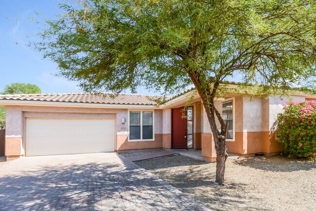 Foto del edificio - 13673 W Cypress St