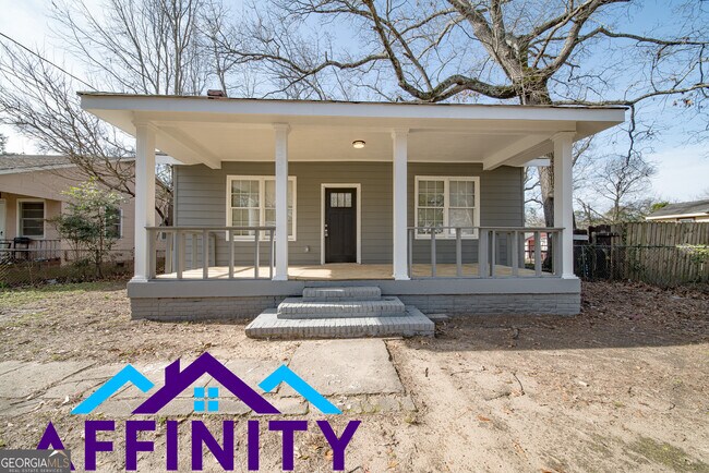 Building Photo - 2334 Huggins St