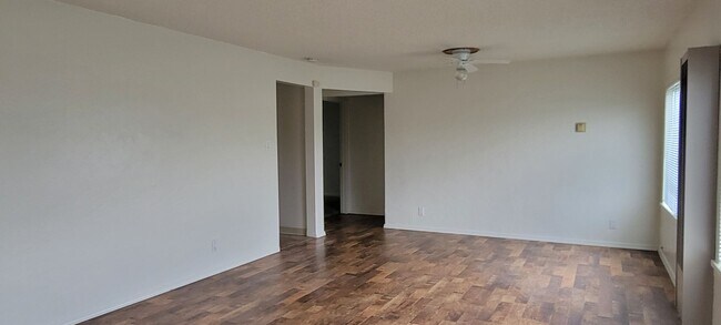 Foto del edificio - Westside 2 Bedroom 1 Bath House