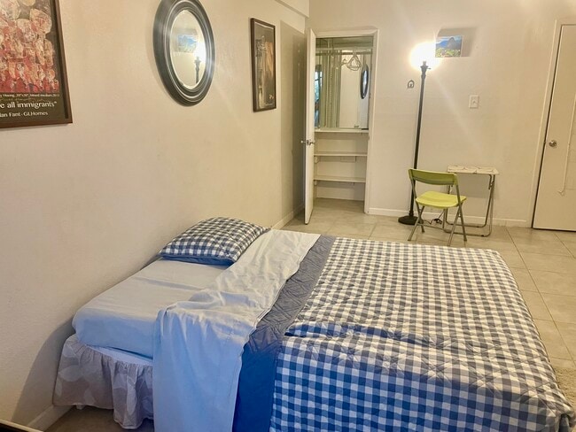 Building Photo - 351 E Thomas Rd