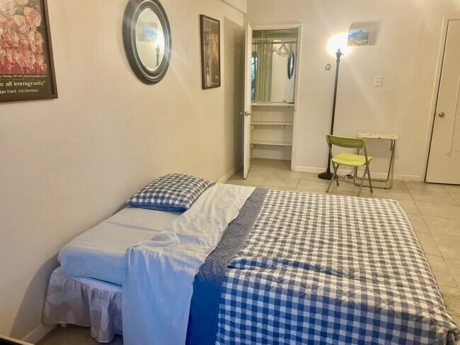 Foto del edificio - 351 E Thomas Rd