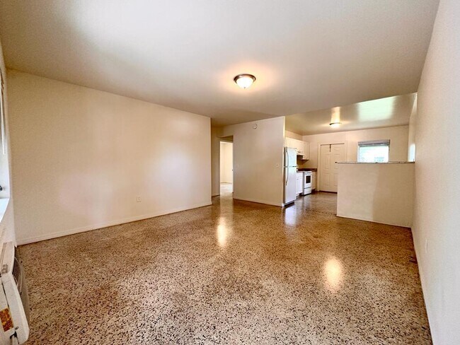 Building Photo - 43 E 16th St
