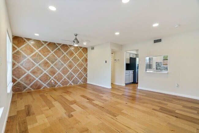 Foto del edificio - 5741 Pinon Vista Dr