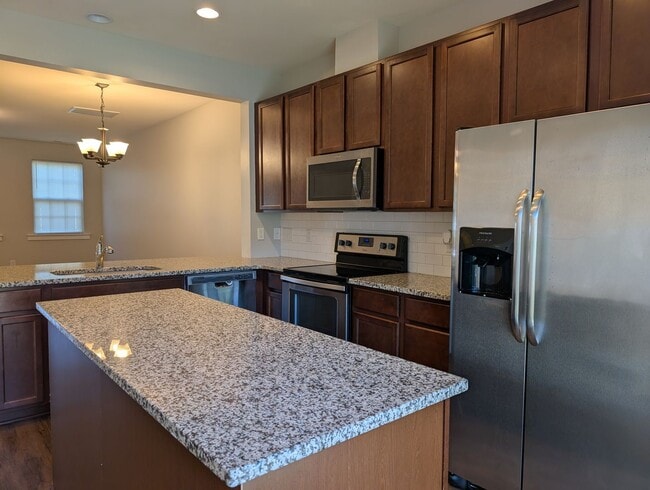 Foto del edificio - Beautiful Townhome located in Brightwalk!