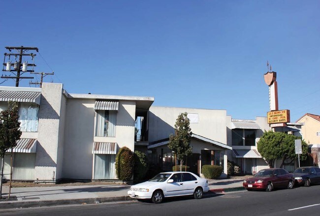 Foto del edificio - Crystal Arms