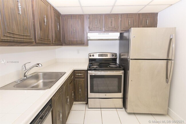 Building Photo - 486 NW 165th St