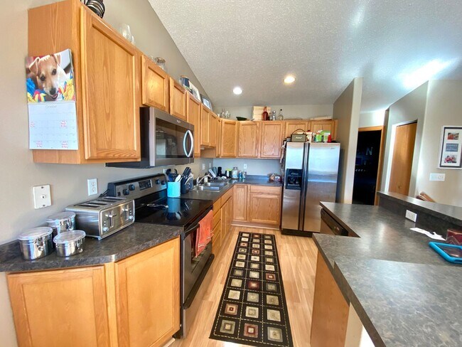 Foto del edificio - 3 Bed 2 Bath Twin-Home