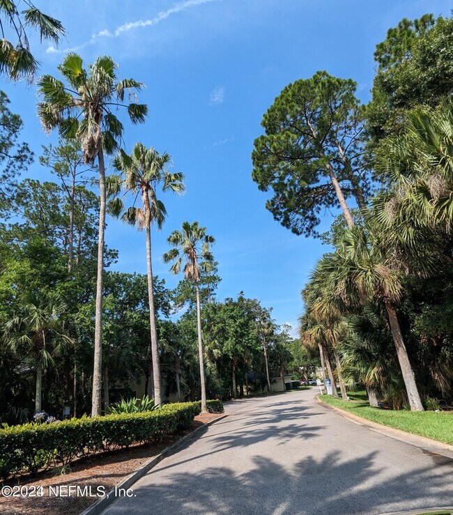 Foto del edificio - 1800 The Greens Way