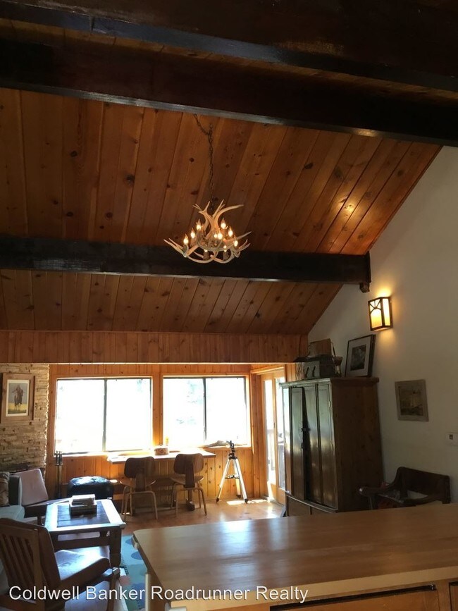 Foto del edificio - 43364-43501 Villa Grove Ave