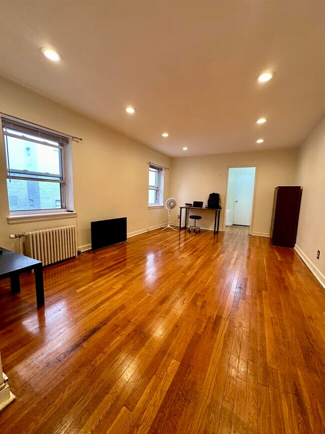 Foto del edificio - 40 Glenwood Ave