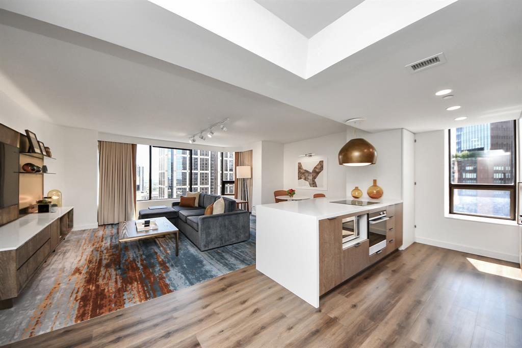 Foto principal - 1300 Lamar St