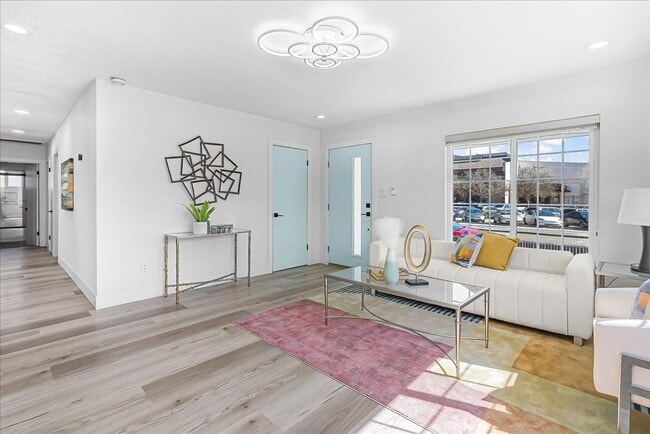 Photo - 1971 H St House