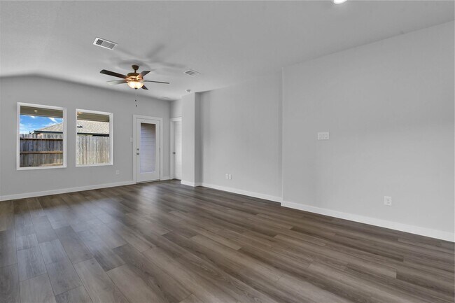 Building Photo - 18626 Etta Pnes Cir