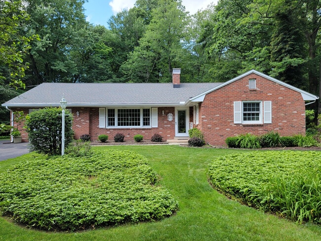 Building Photo - 231 Timber Rd