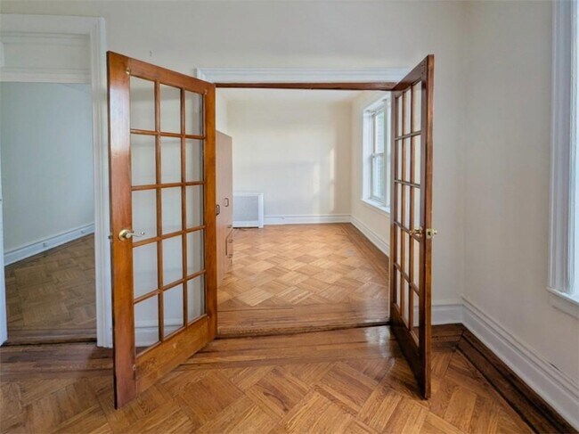 Foto del edificio - 1805 67th St