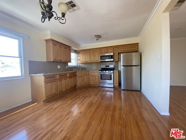Foto del edificio - 1759 N Edgemont St
