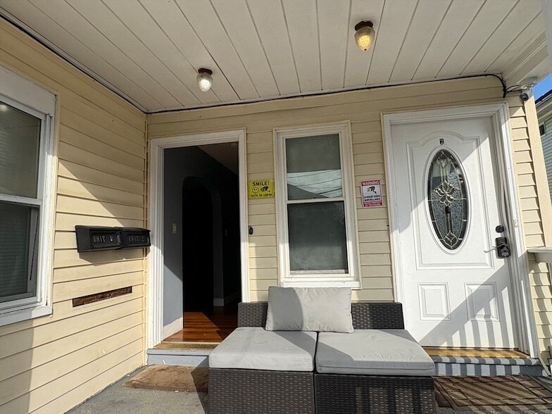 Primary Photo - 40 Rockdale St