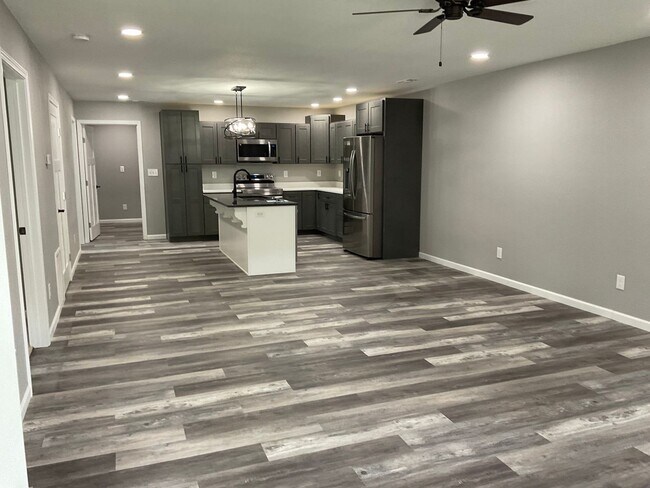 Foto del edificio - Beautiful 3bd/2bath home in Frontenac!