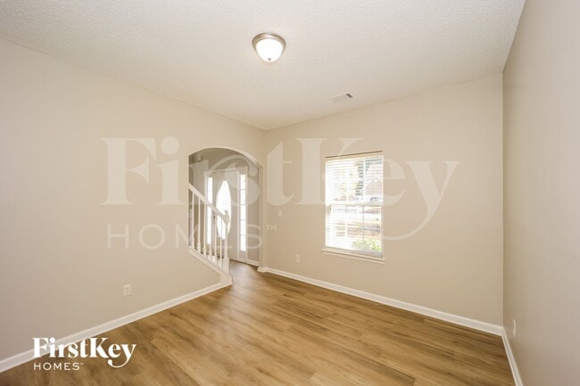 Building Photo - 528 Gristmill Ln