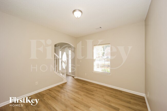 Foto del edificio - 528 Gristmill Ln