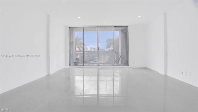 Building Photo - 1 br, 1.5 bath Condo - 9381 E Bay Harbor D...