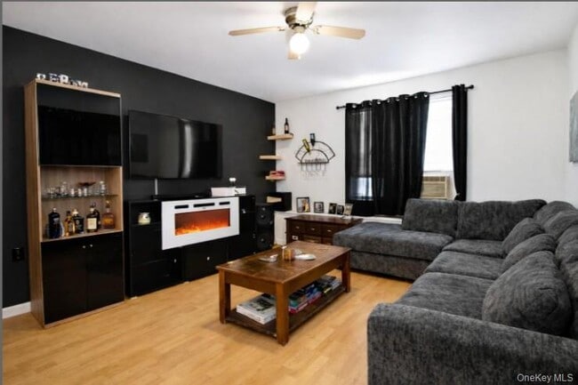 Foto del edificio - 9 Benedict Ln